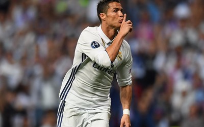 乐竞体育独家-克瓦拉茨赫利亚面对门将推射近角